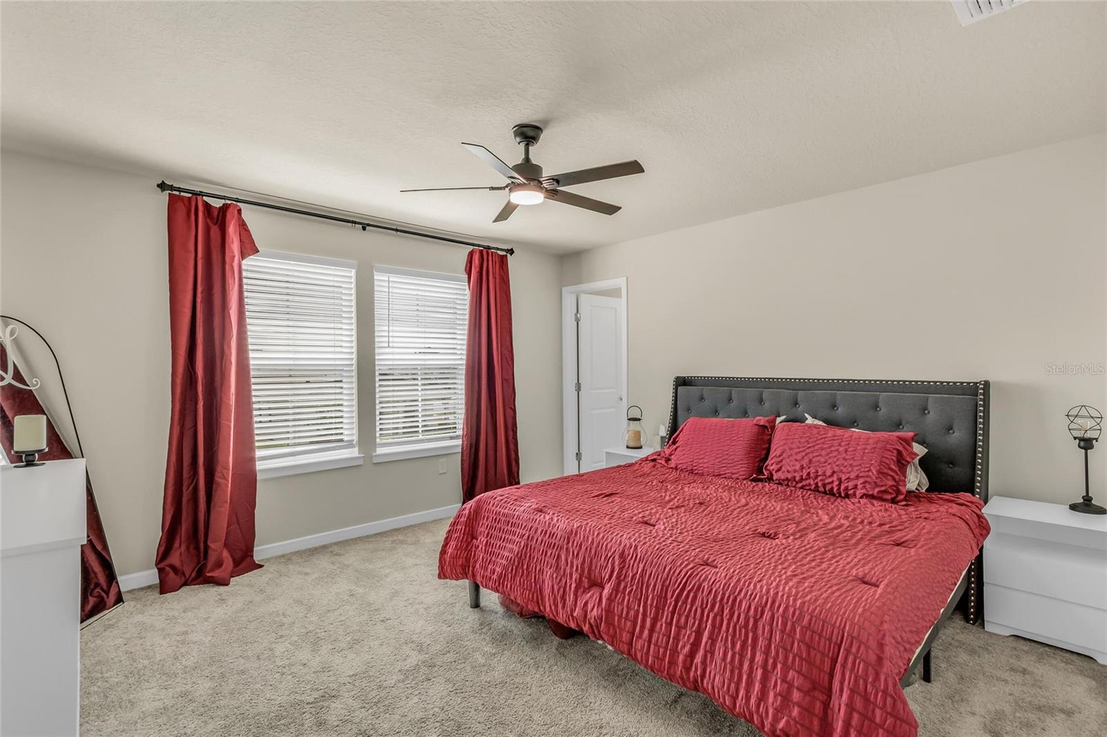 4087 ROAMING BROOK DR