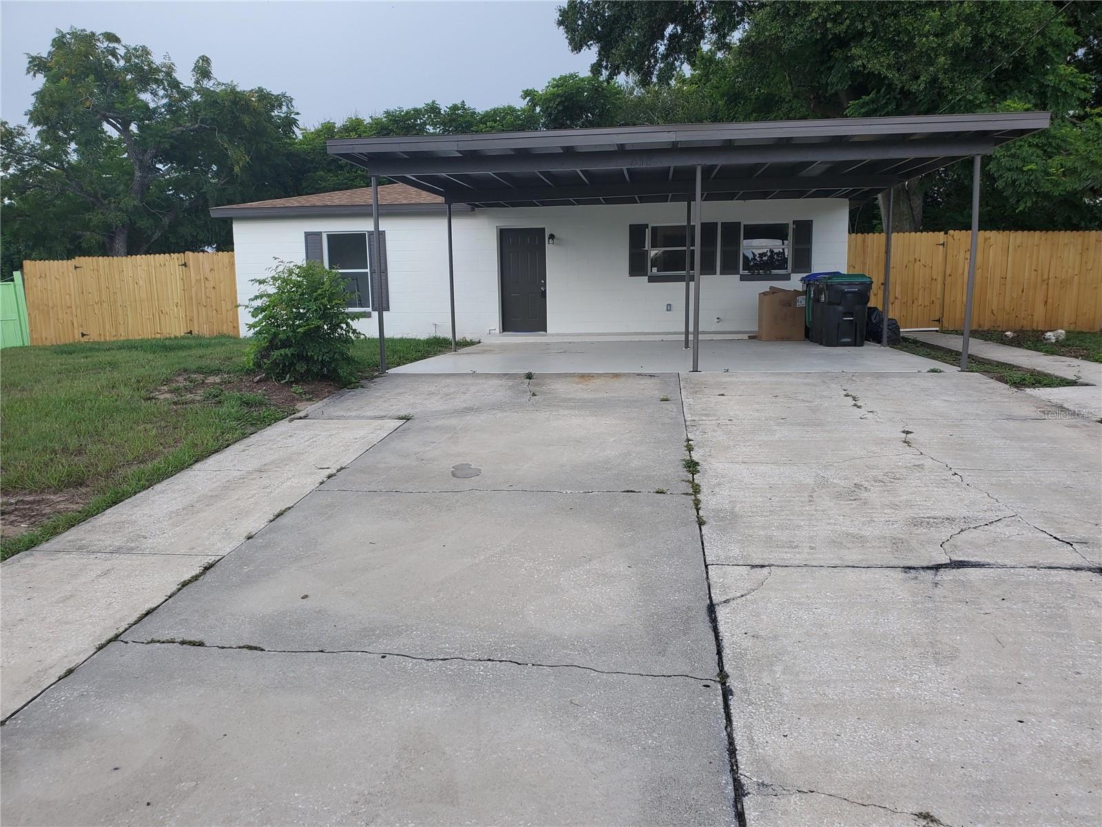 416 N POWERS DR