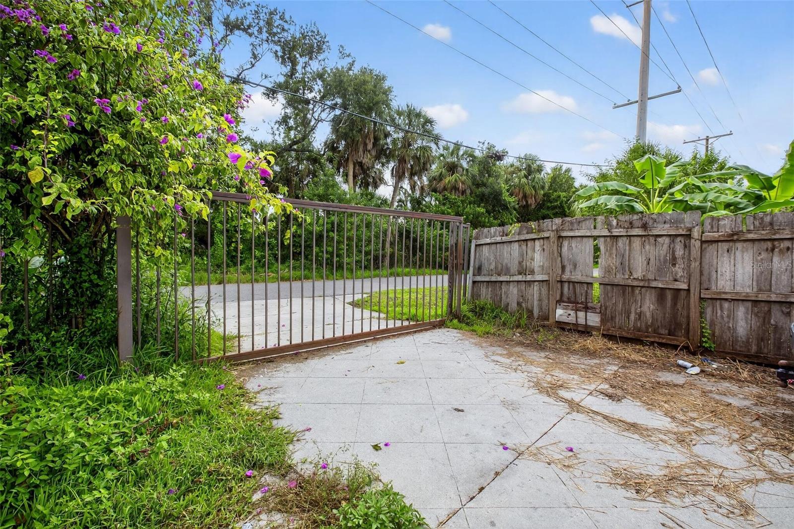 10012 LULA ST