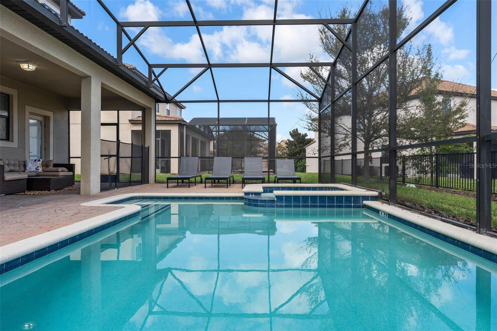 1453 BELLE TERRE RD