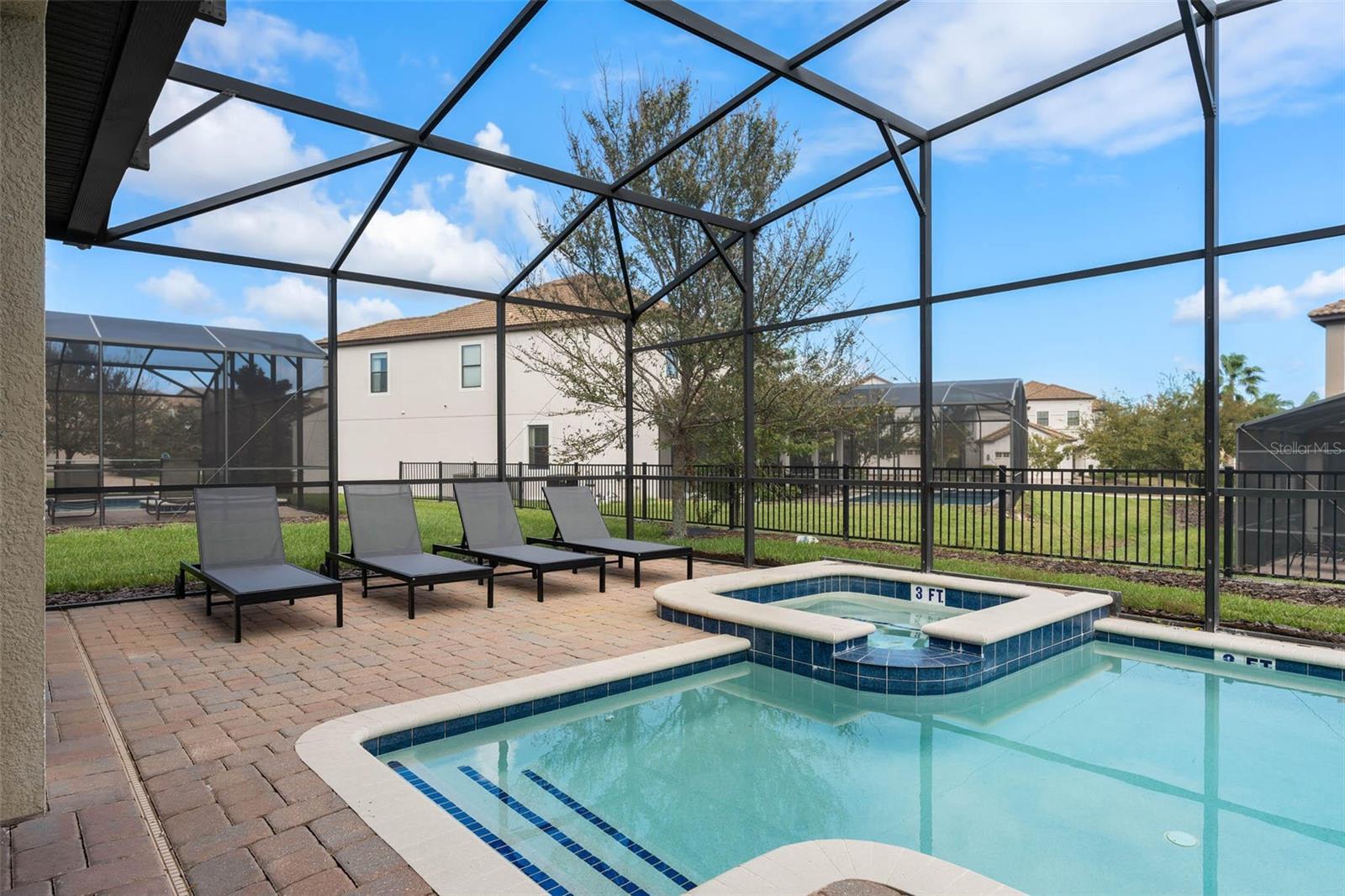 1453 BELLE TERRE RD