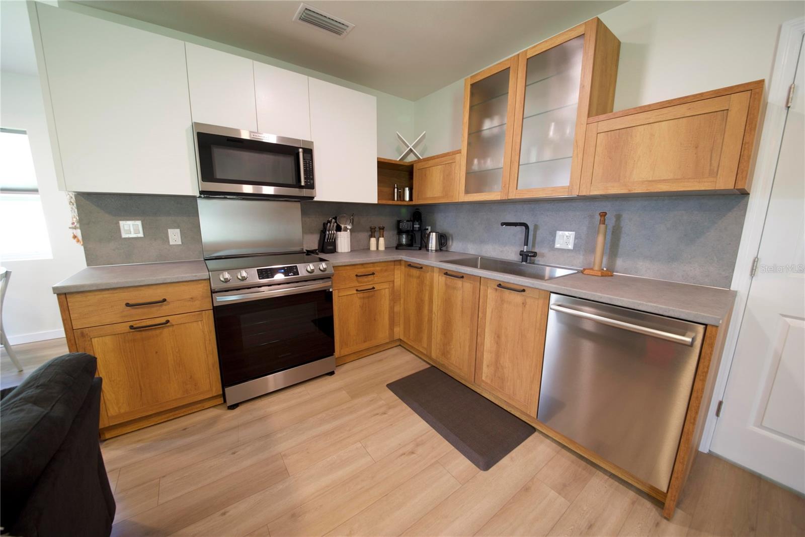 2117 PALM TER