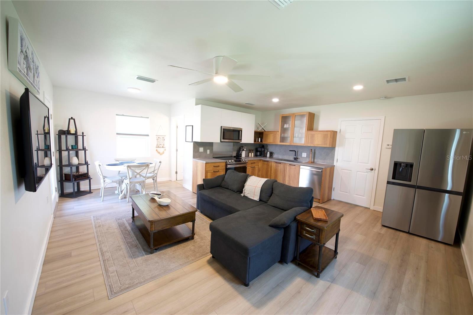 2117 PALM TER