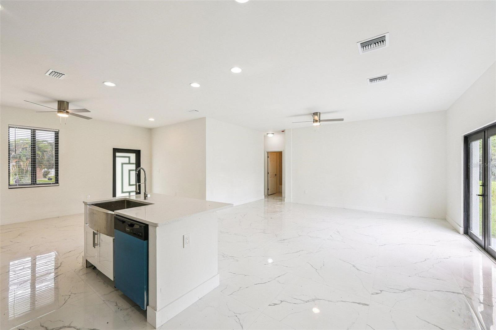 1614 ABALOM ST