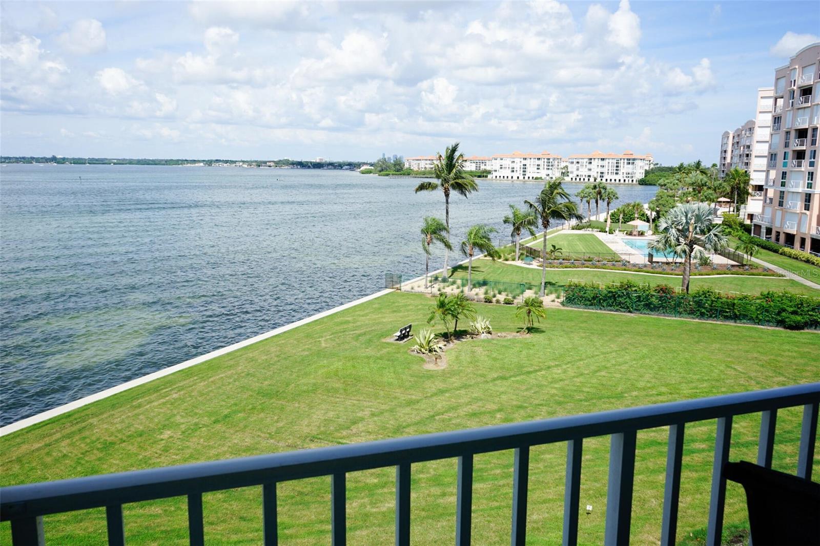 5151 ISLA KEY BLVD S #418