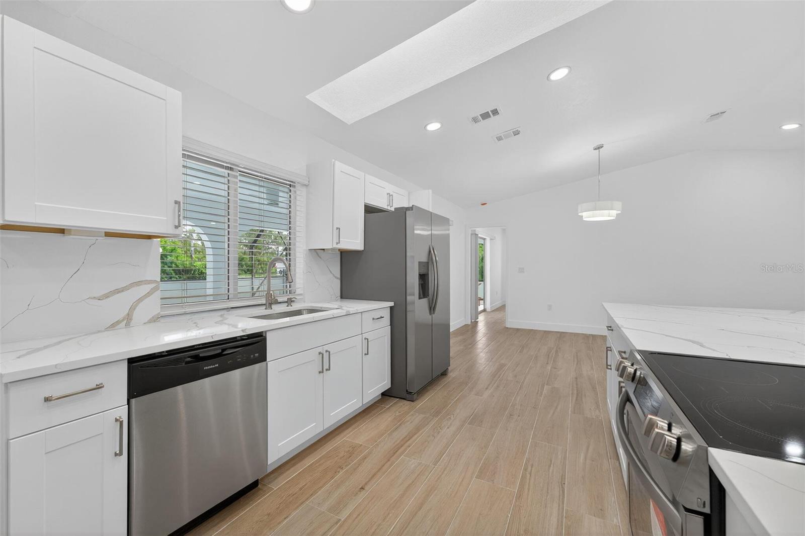 1112 CORNELIUS BLVD