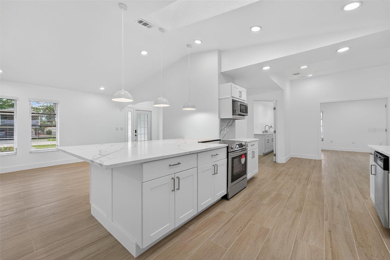1112 CORNELIUS BLVD