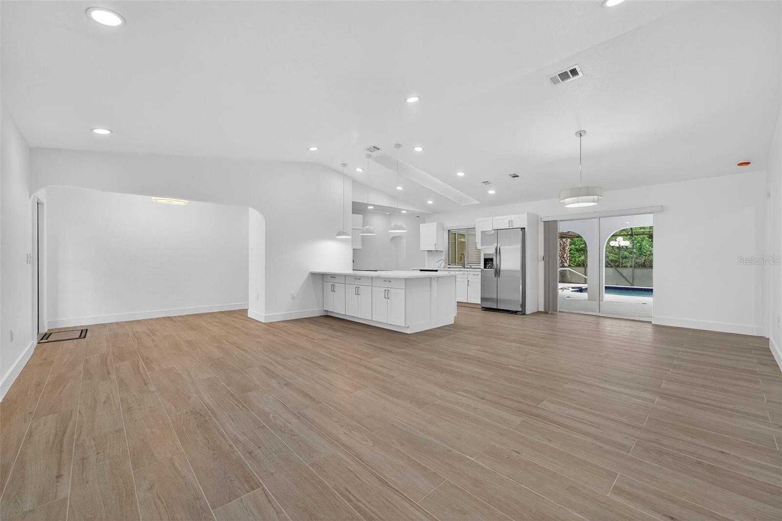 1112 CORNELIUS BLVD