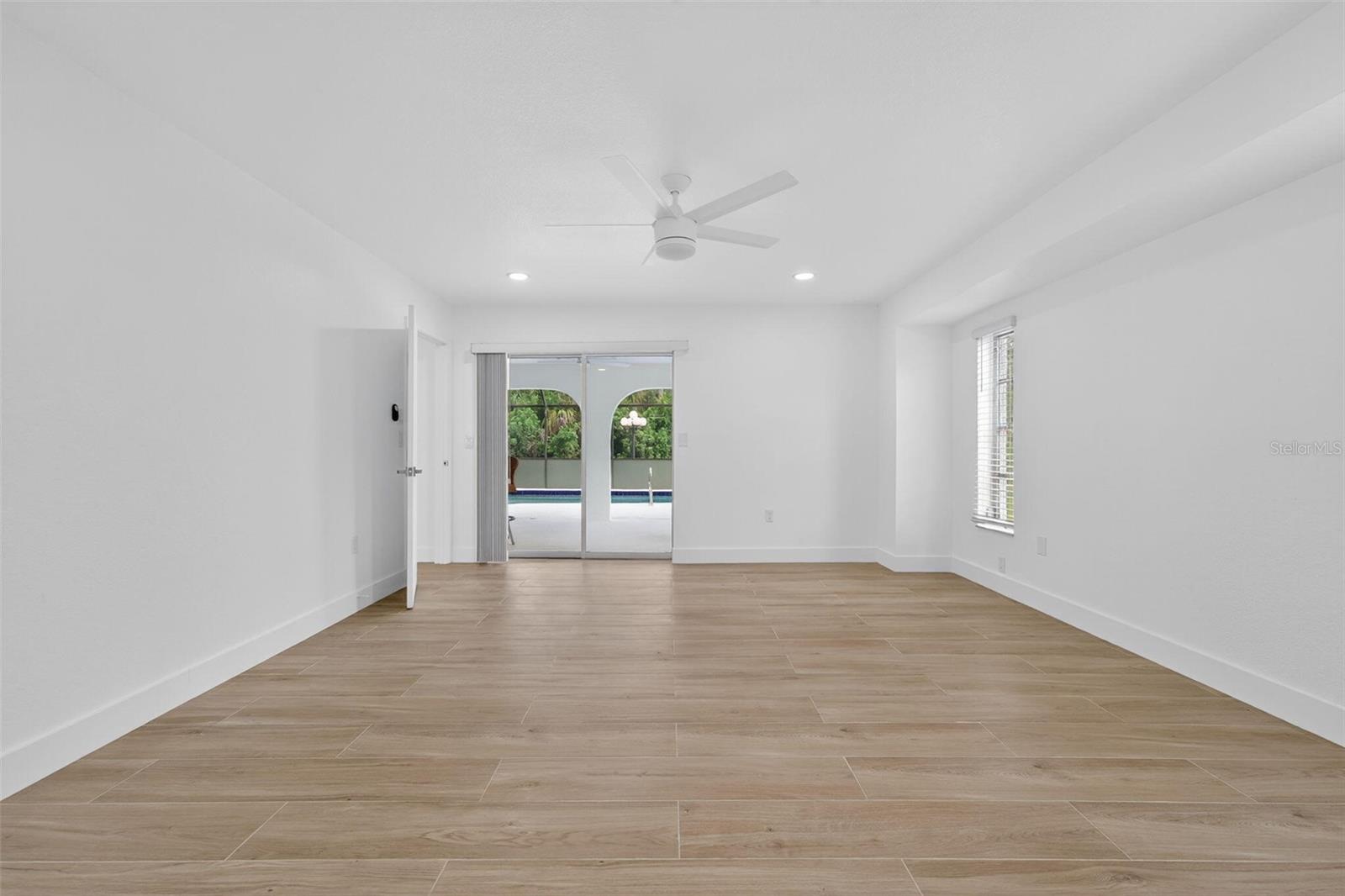 1112 CORNELIUS BLVD