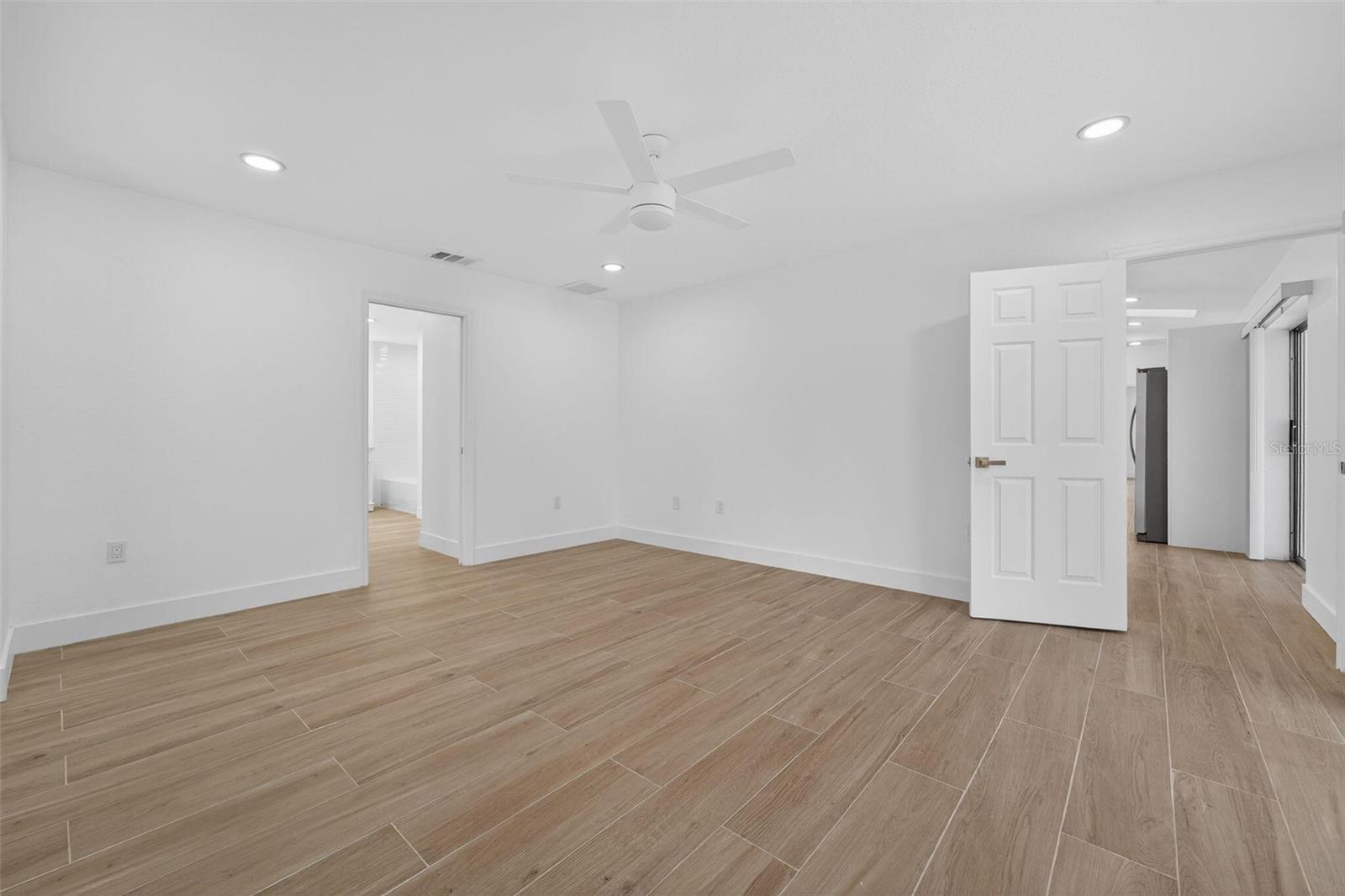 1112 CORNELIUS BLVD