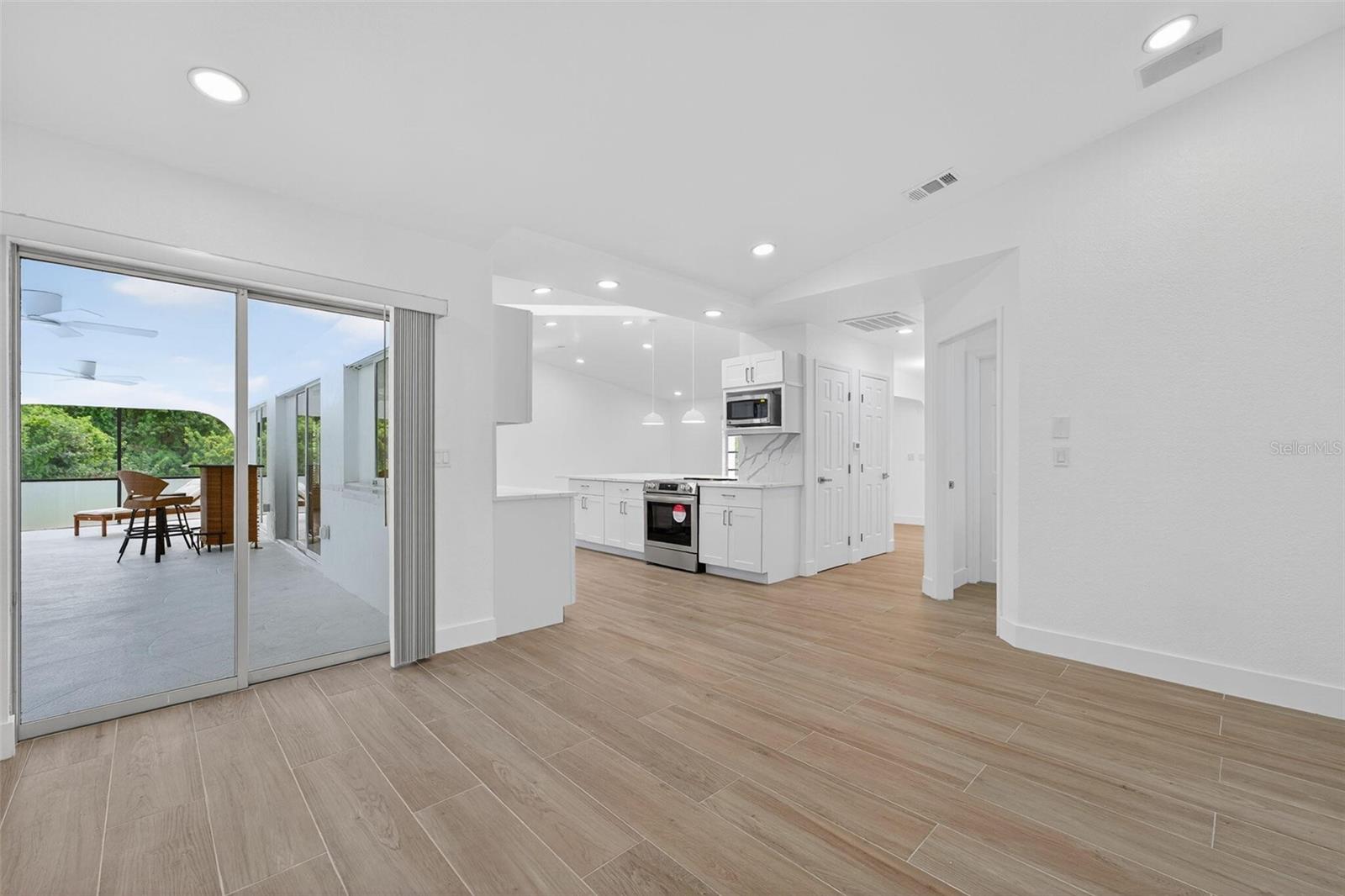 1112 CORNELIUS BLVD