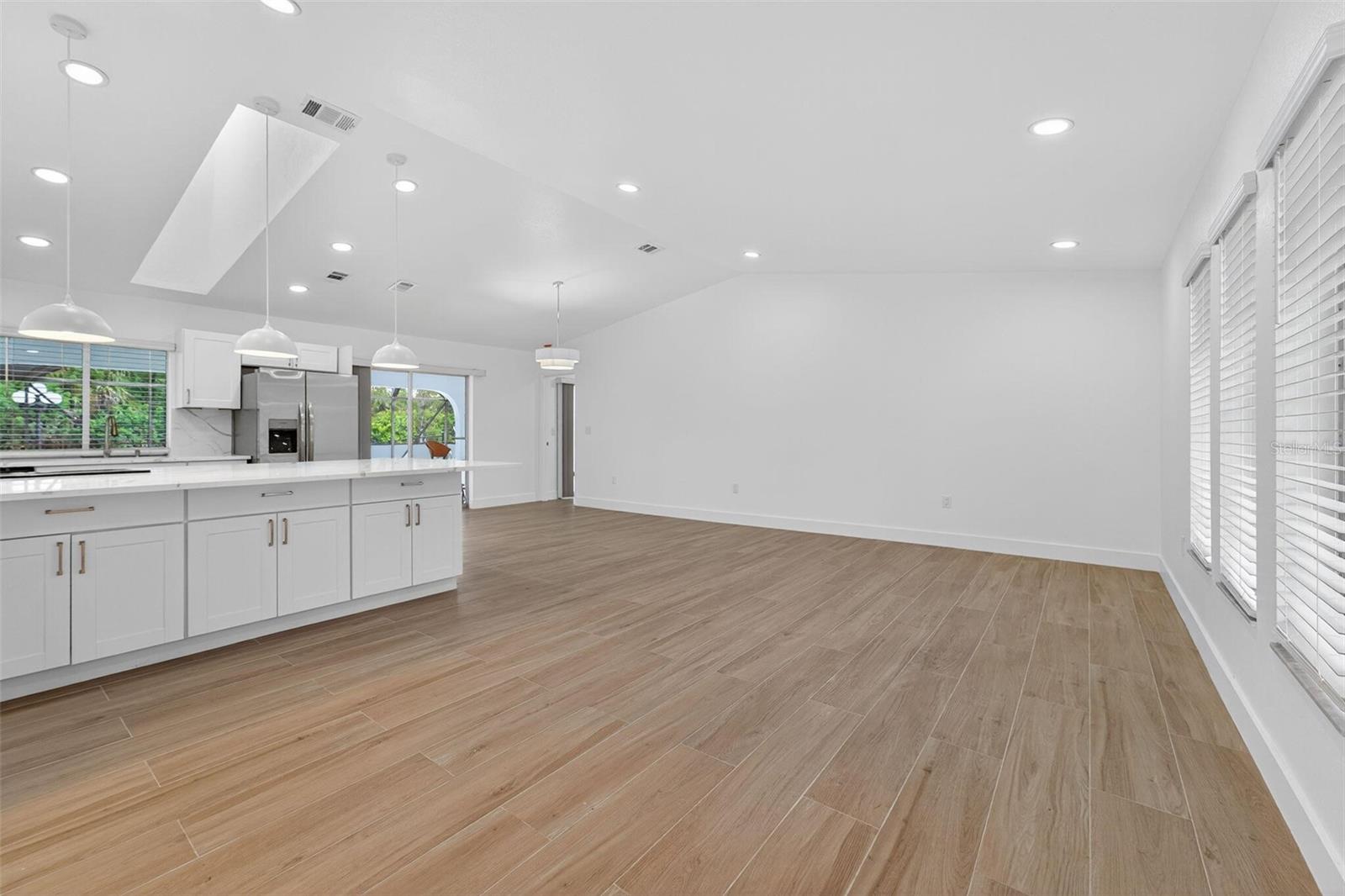 1112 CORNELIUS BLVD