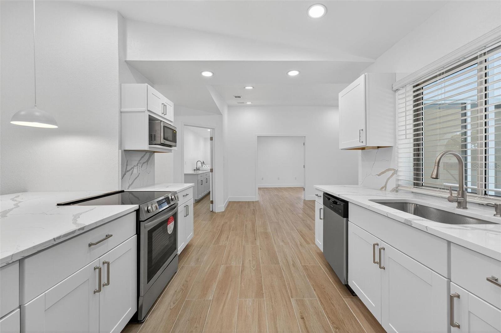 1112 CORNELIUS BLVD