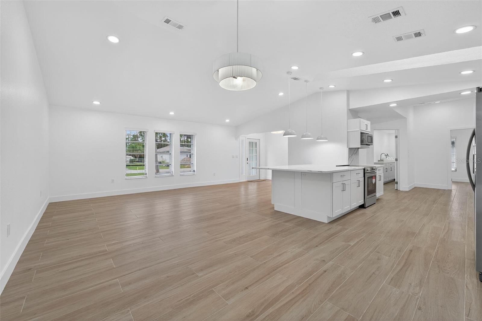 1112 CORNELIUS BLVD