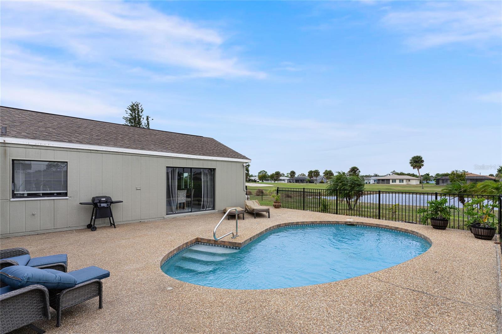 88 OAKLAND HILLS PL