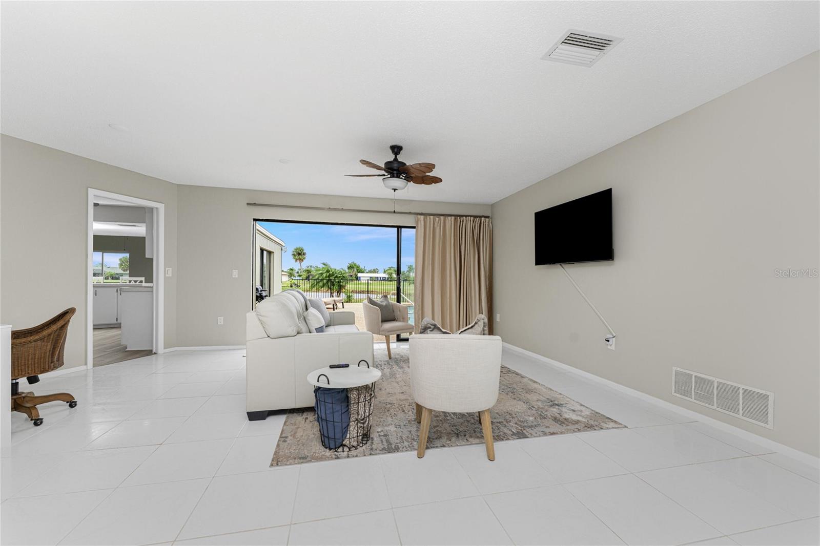 88 OAKLAND HILLS PL