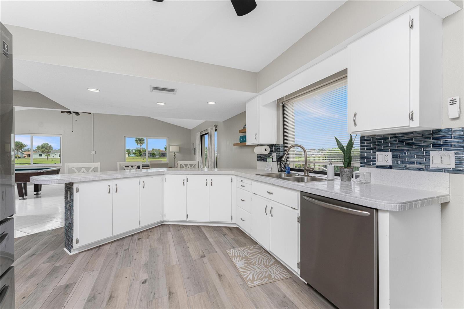 88 OAKLAND HILLS PL
