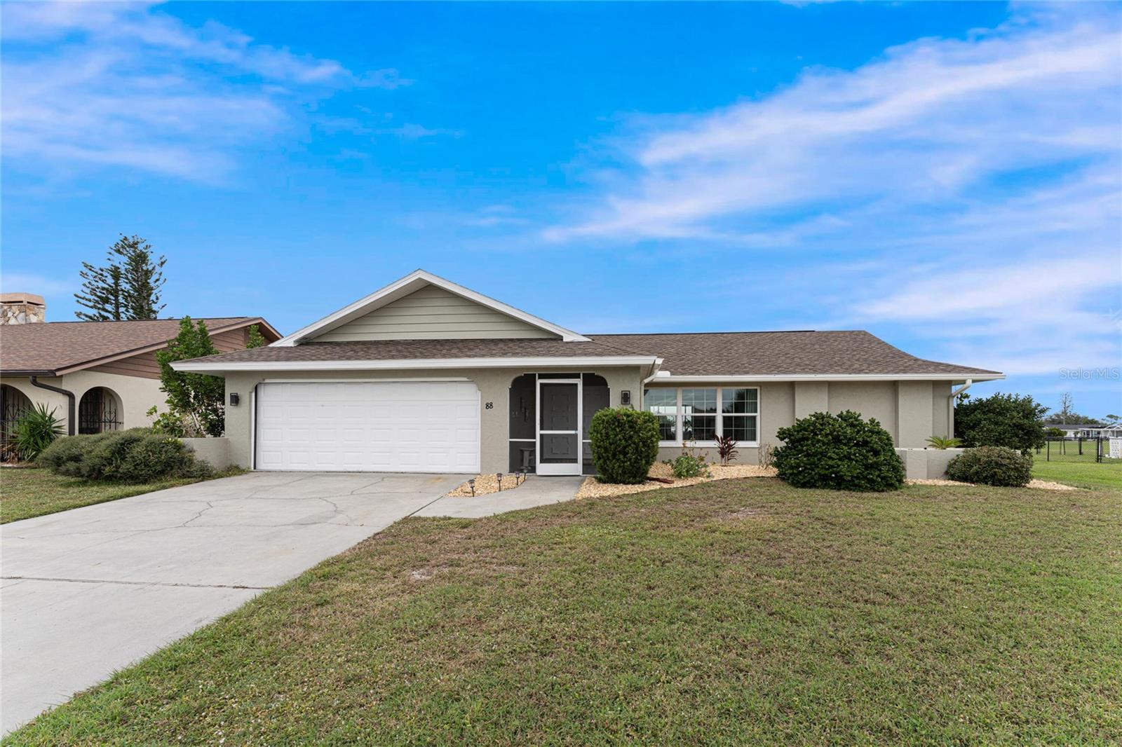 88 OAKLAND HILLS PL