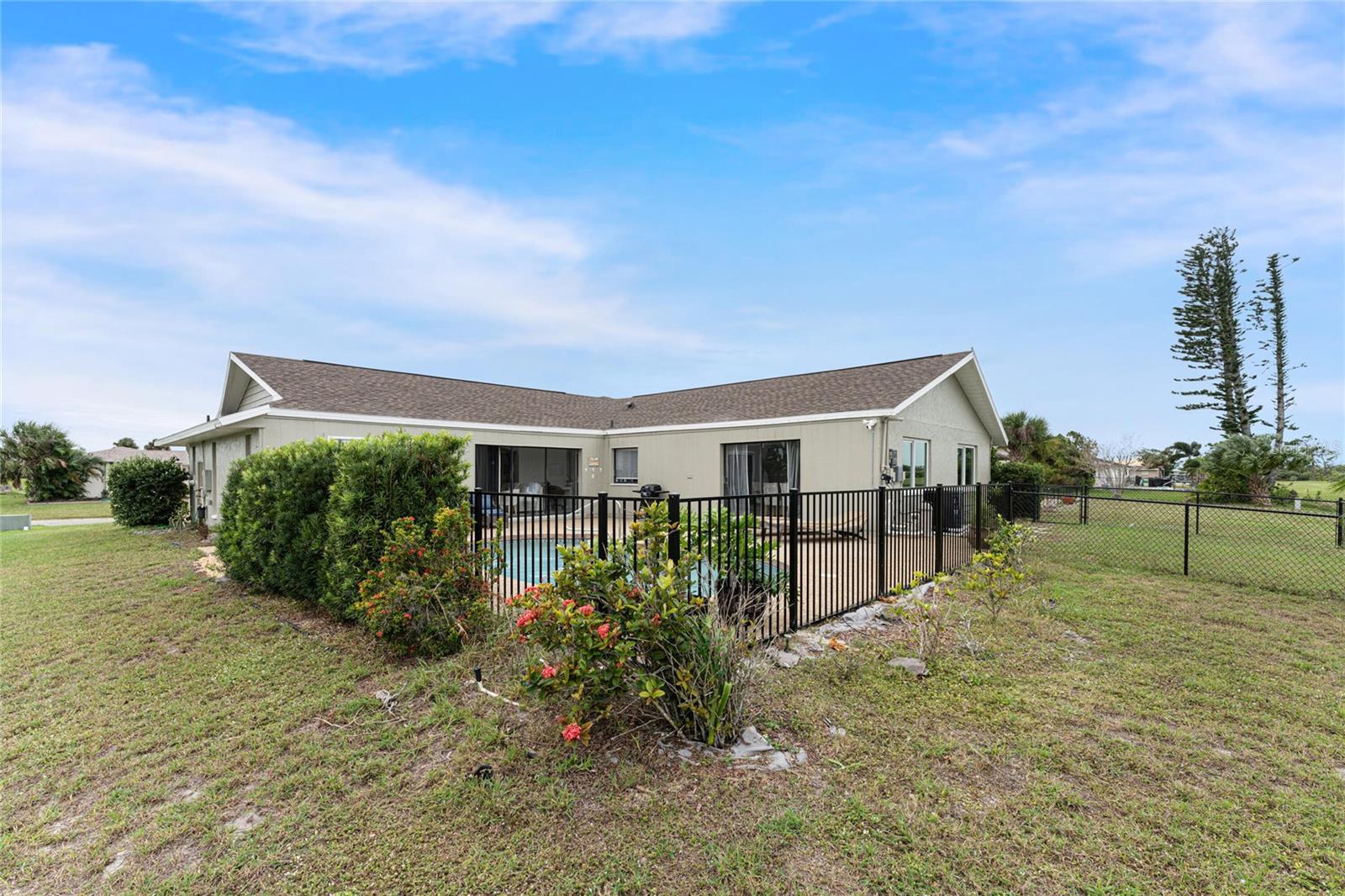 88 OAKLAND HILLS PL