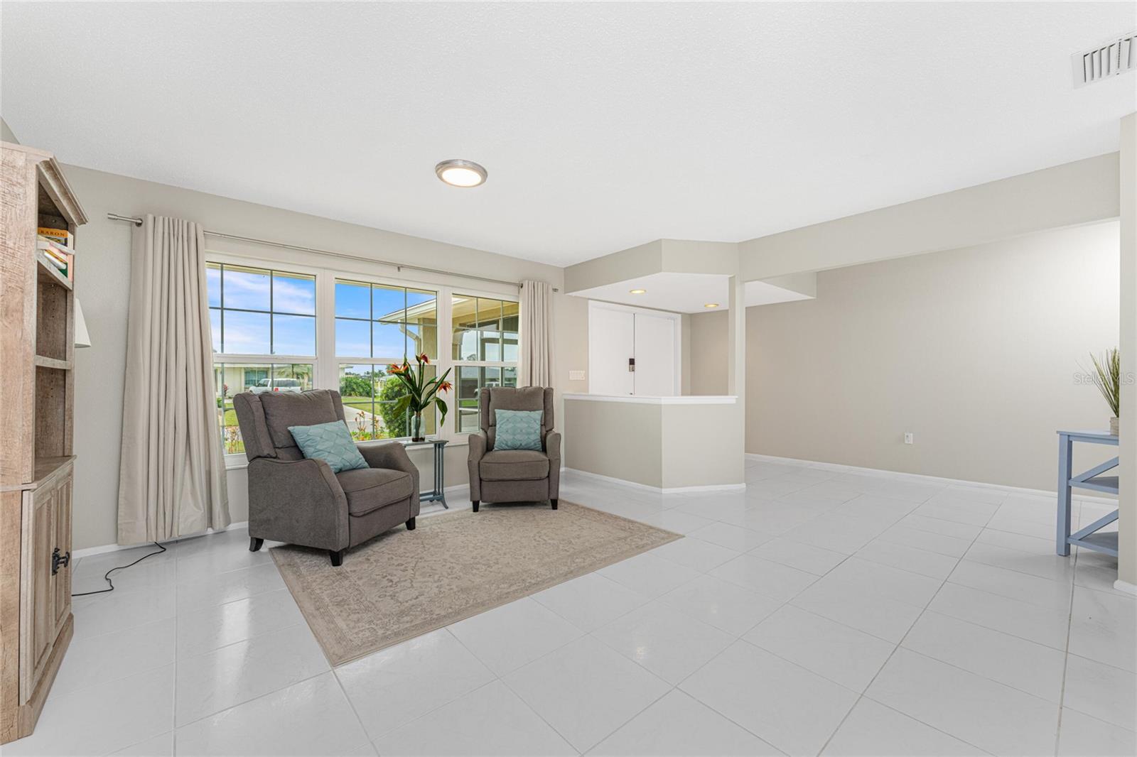 88 OAKLAND HILLS PL