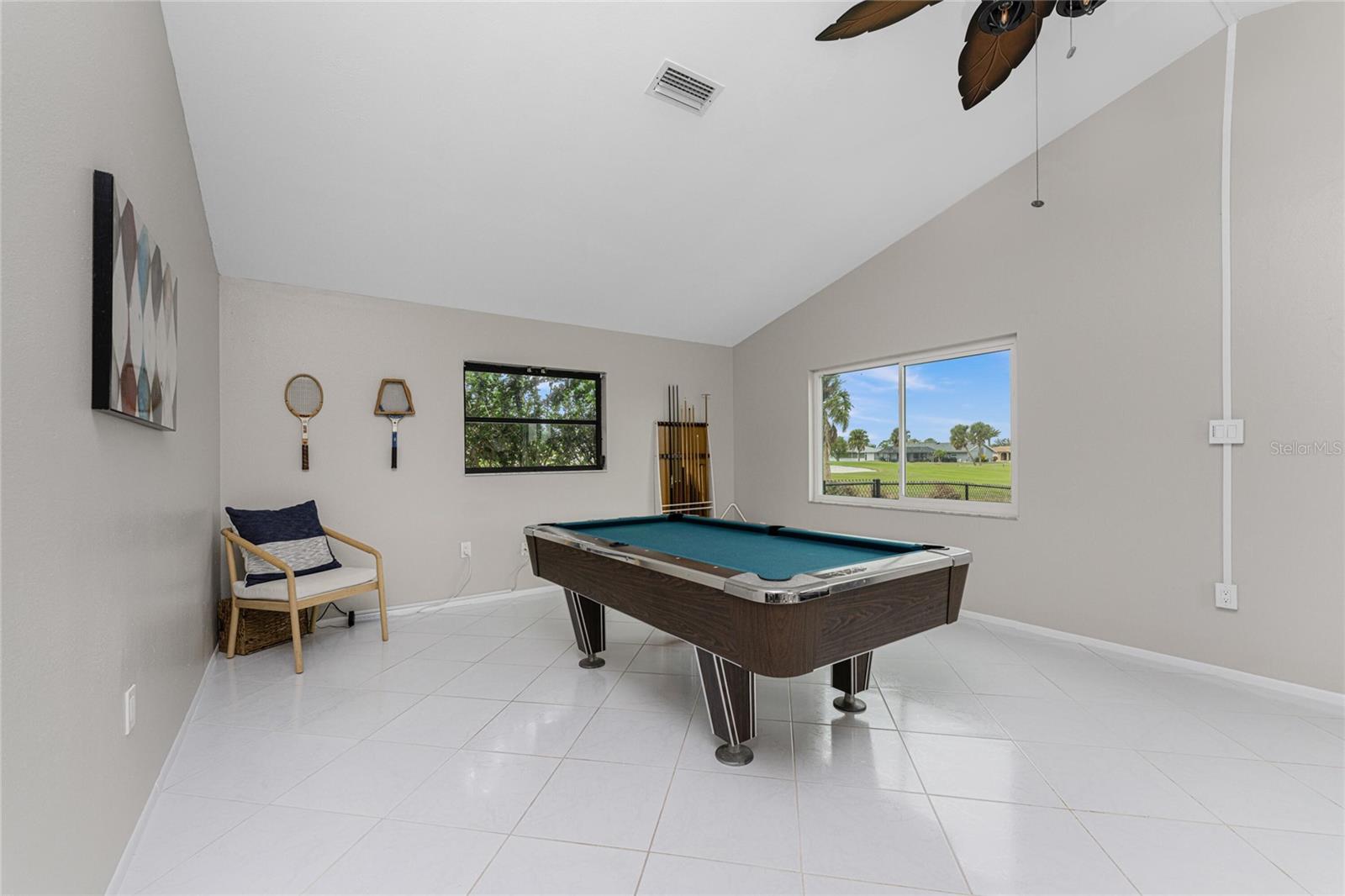 88 OAKLAND HILLS PL