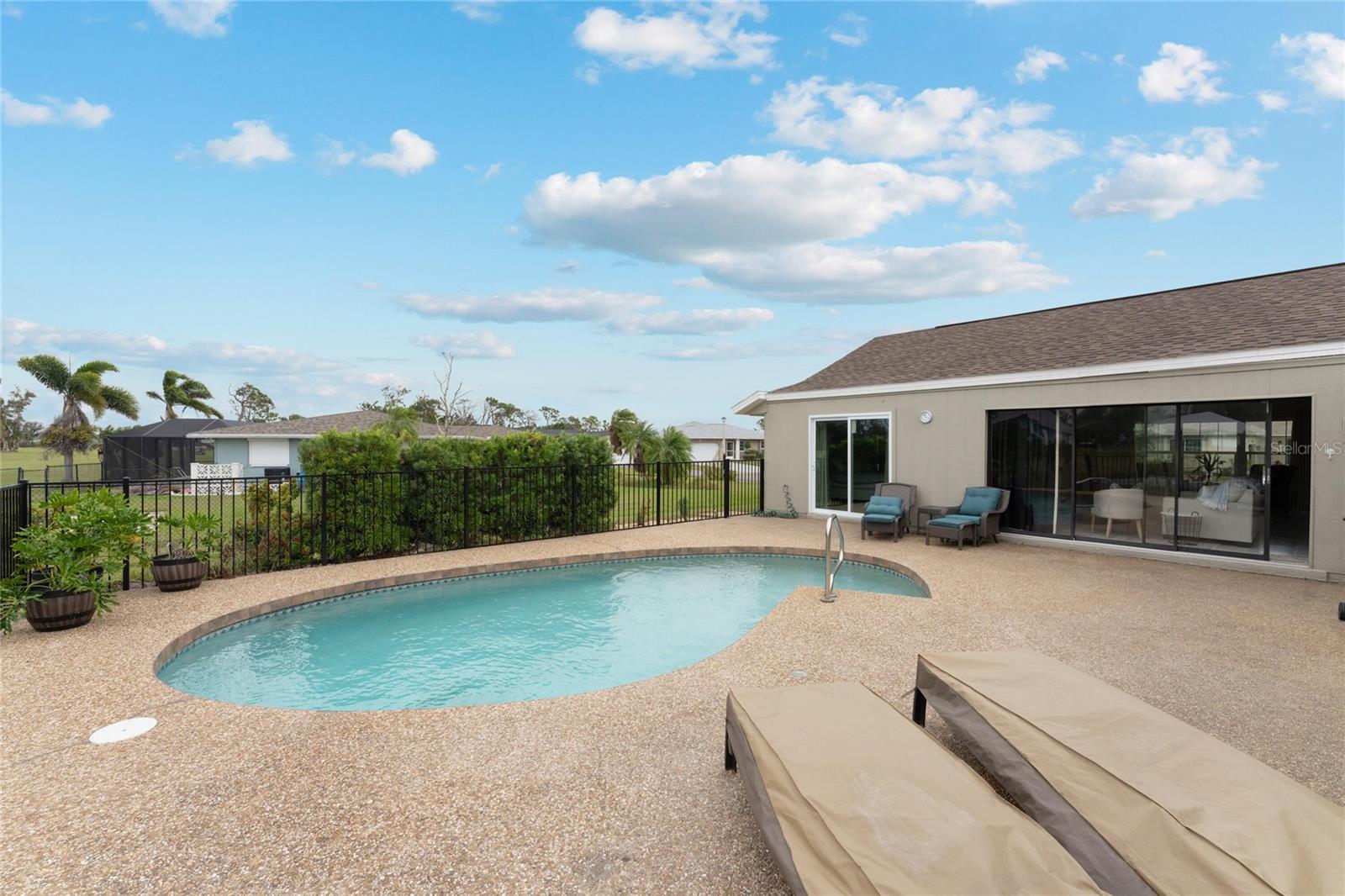 88 OAKLAND HILLS PL