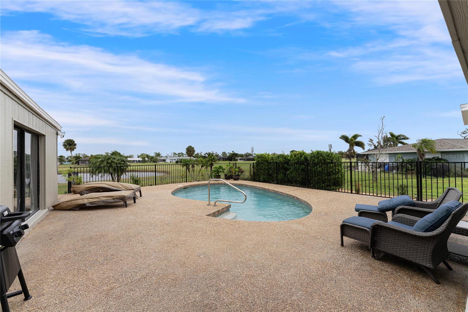 88 OAKLAND HILLS PL
