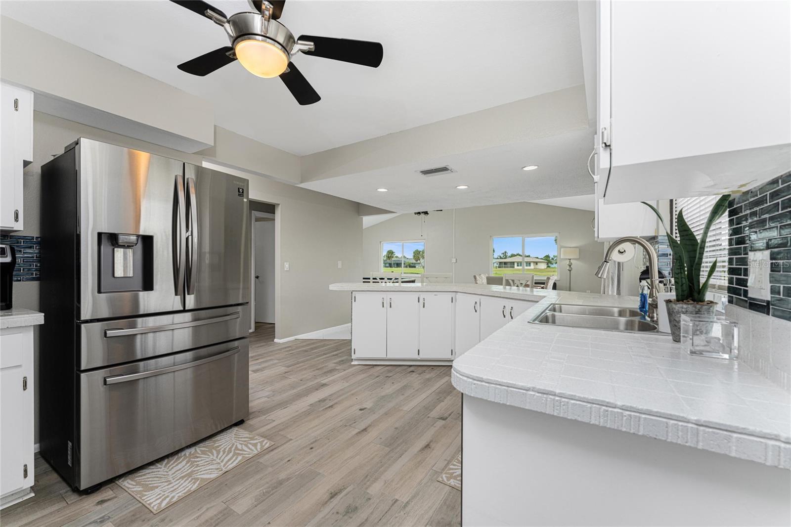 88 OAKLAND HILLS PL