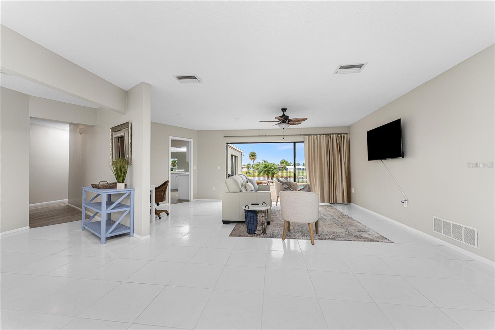 88 OAKLAND HILLS PL