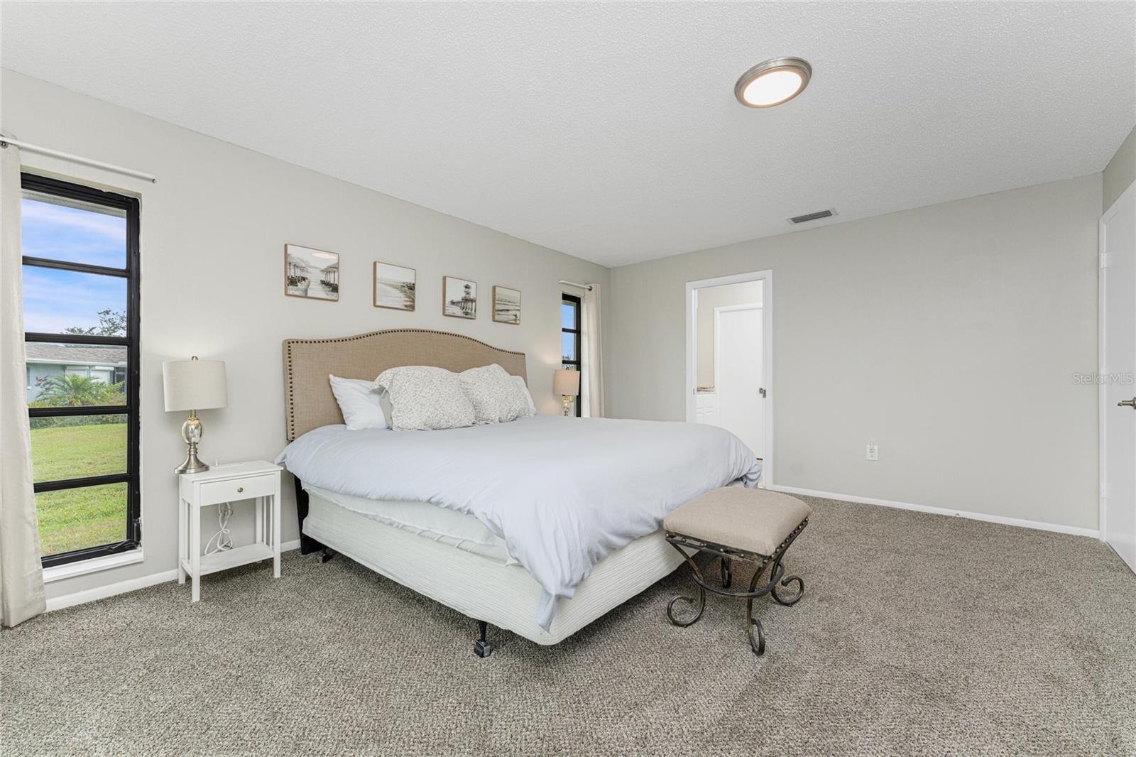 88 OAKLAND HILLS PL