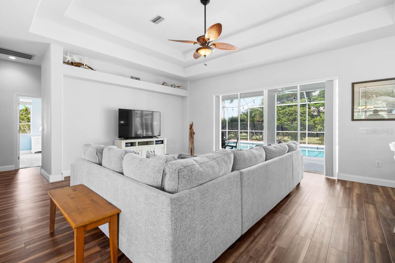 3607 GAVIOTA DR