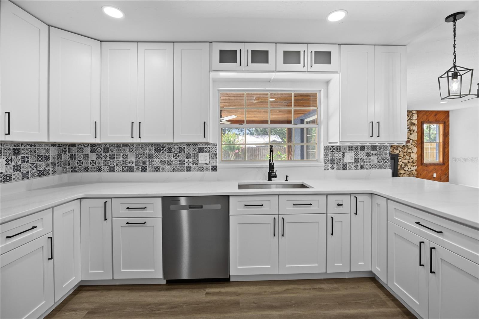 327 SE 50TH AVE