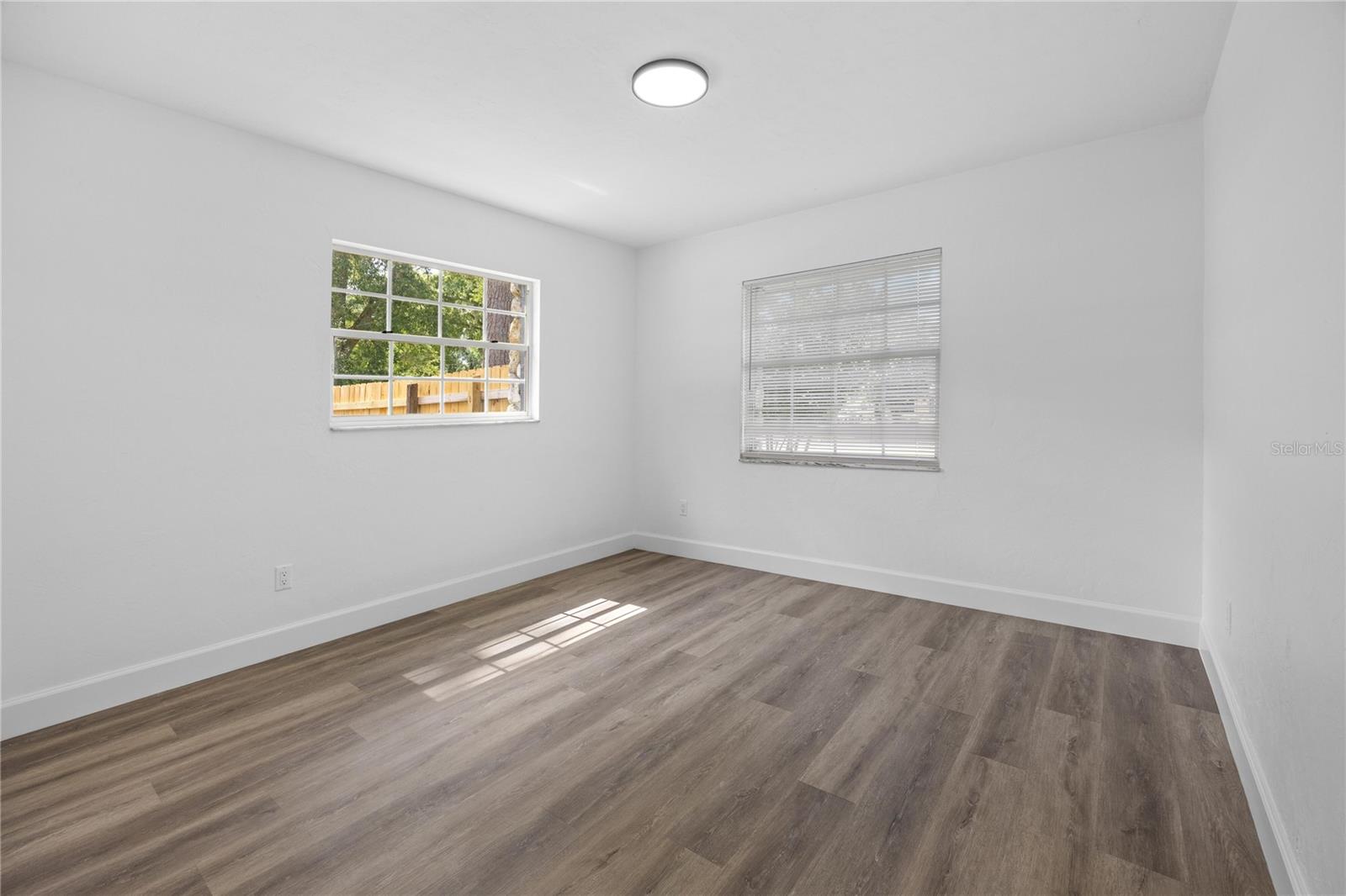 327 SE 50TH AVE