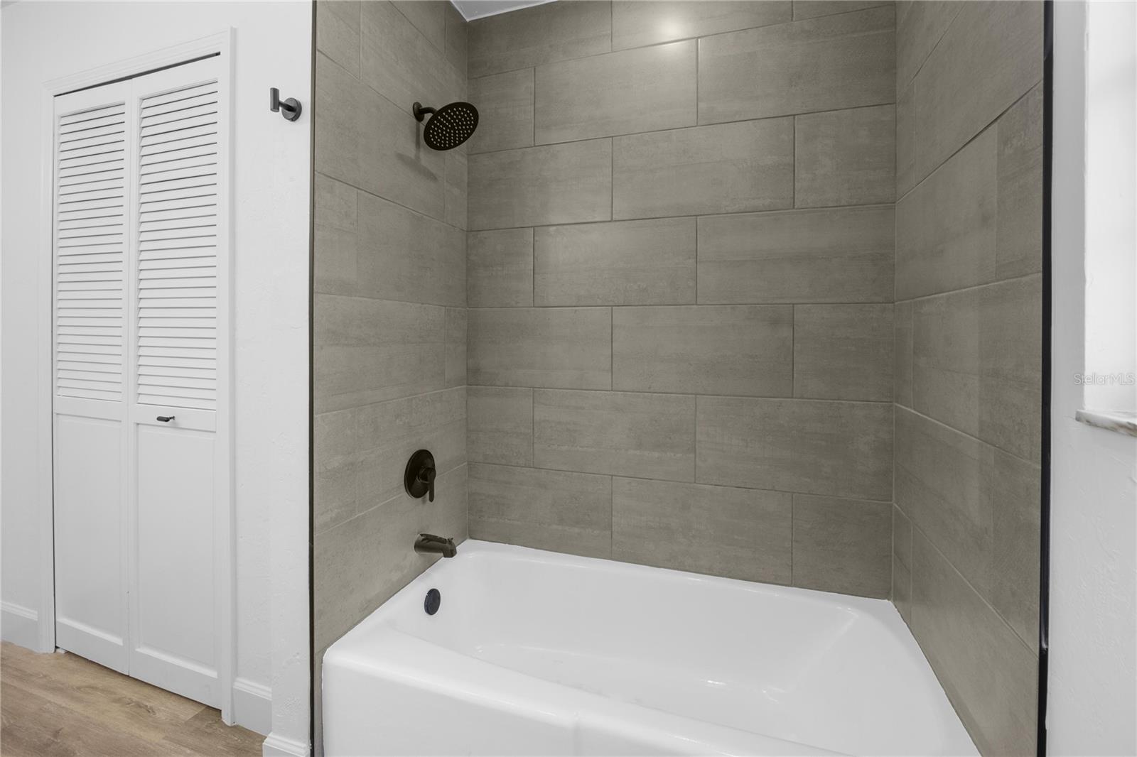 327 SE 50TH AVE