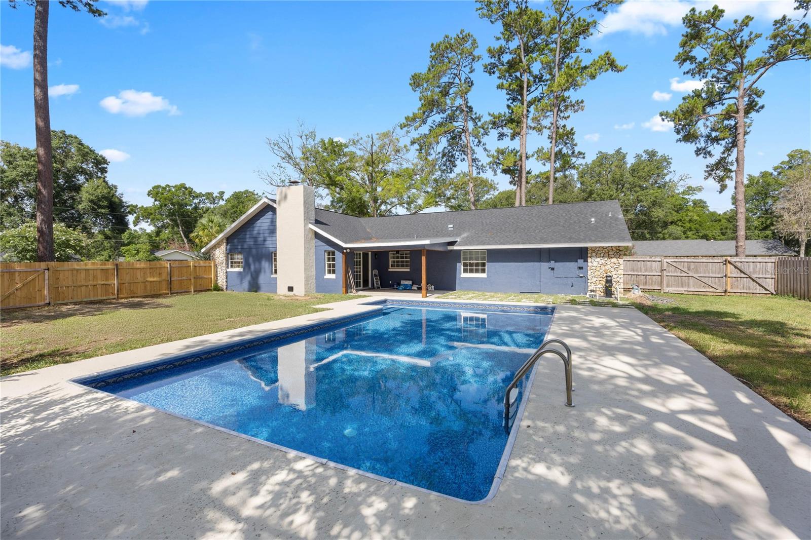 327 SE 50TH AVE