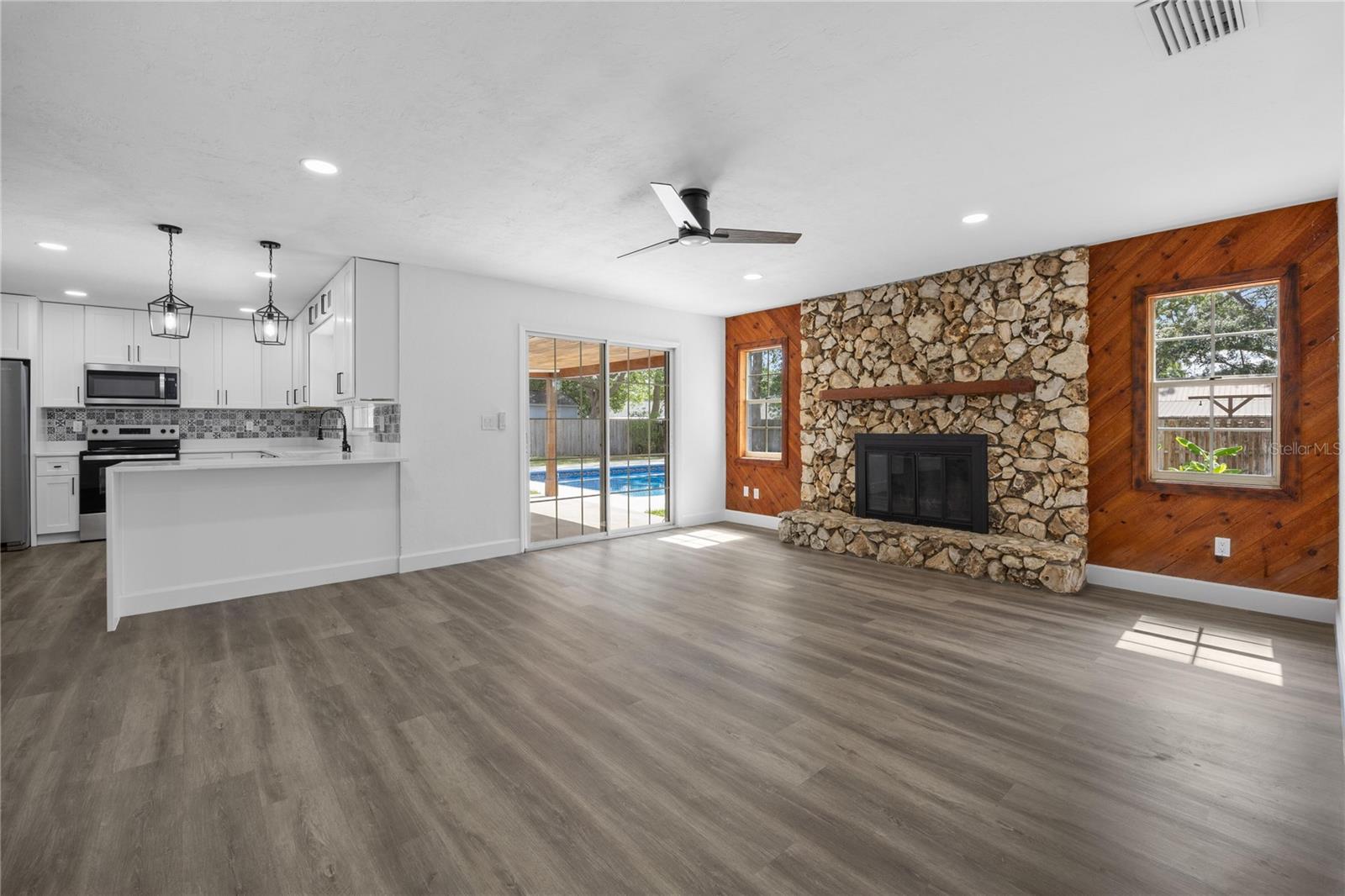 327 SE 50TH AVE