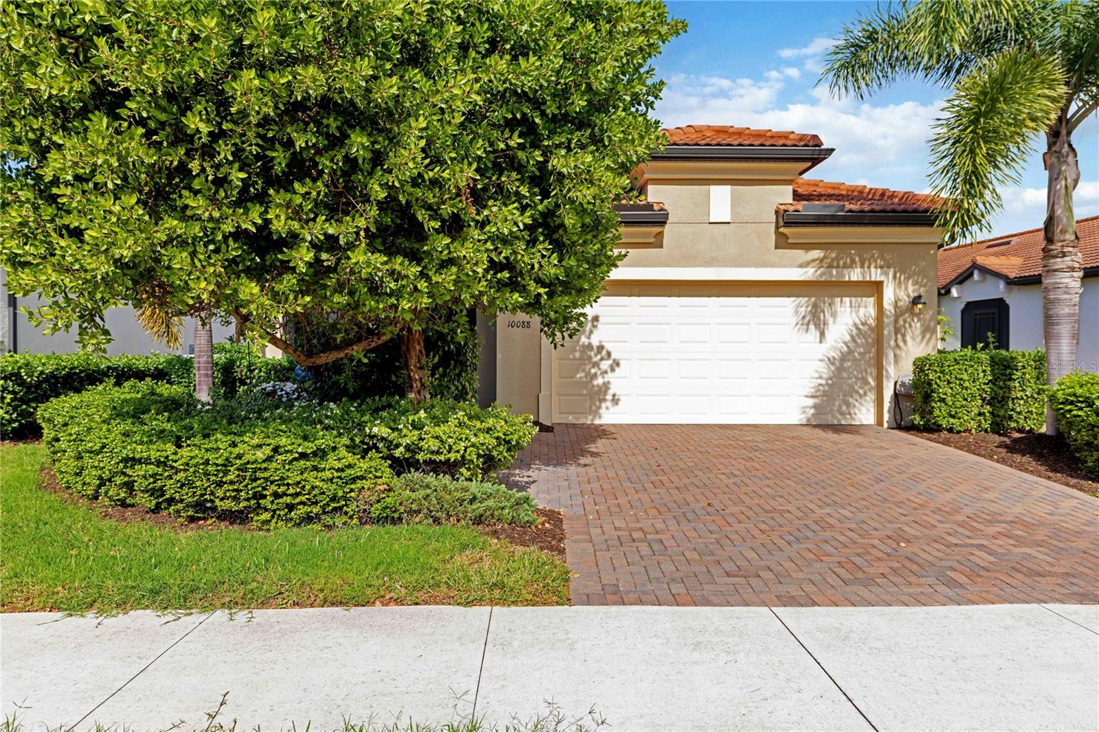 10088 COZY GROVE DR