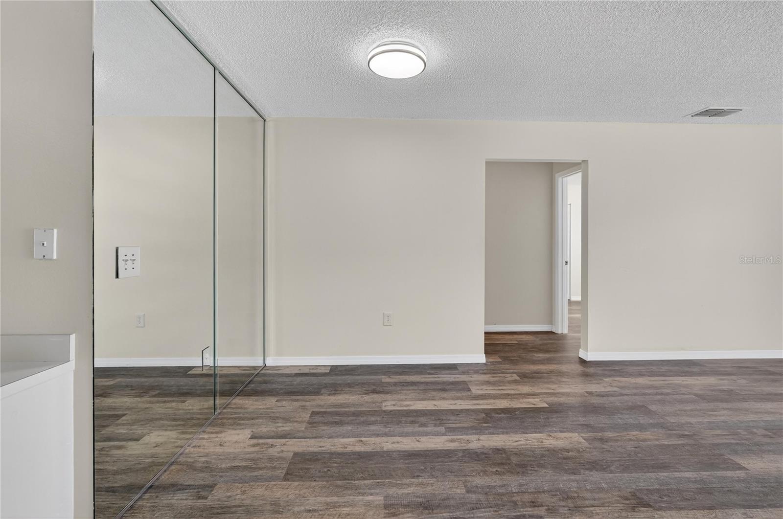 112 WINTER RIDGE BLVD