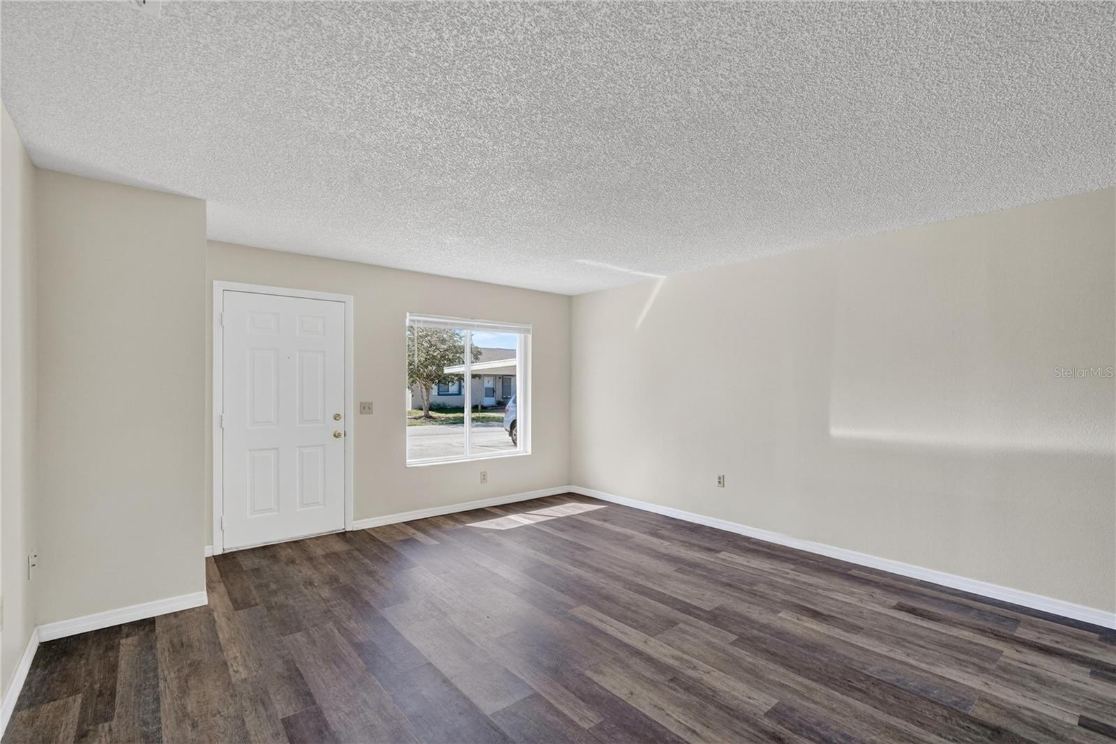 112 WINTER RIDGE BLVD