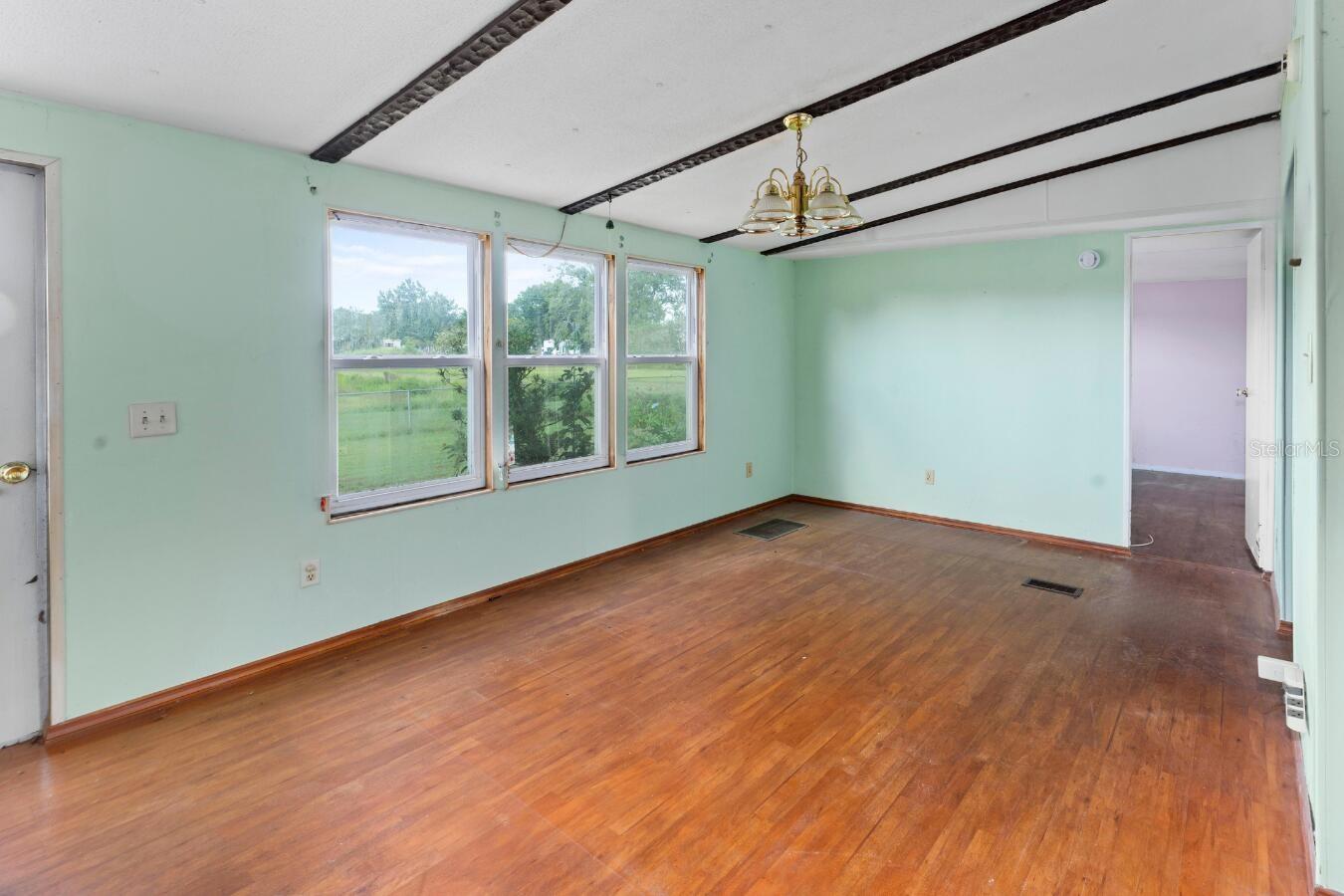 2631 E TRAPNELL RD