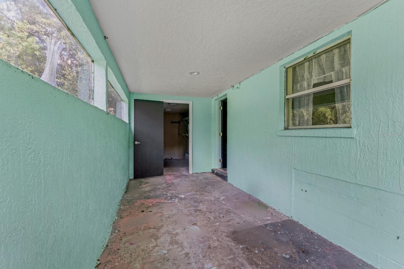 11705 SAWYER ST