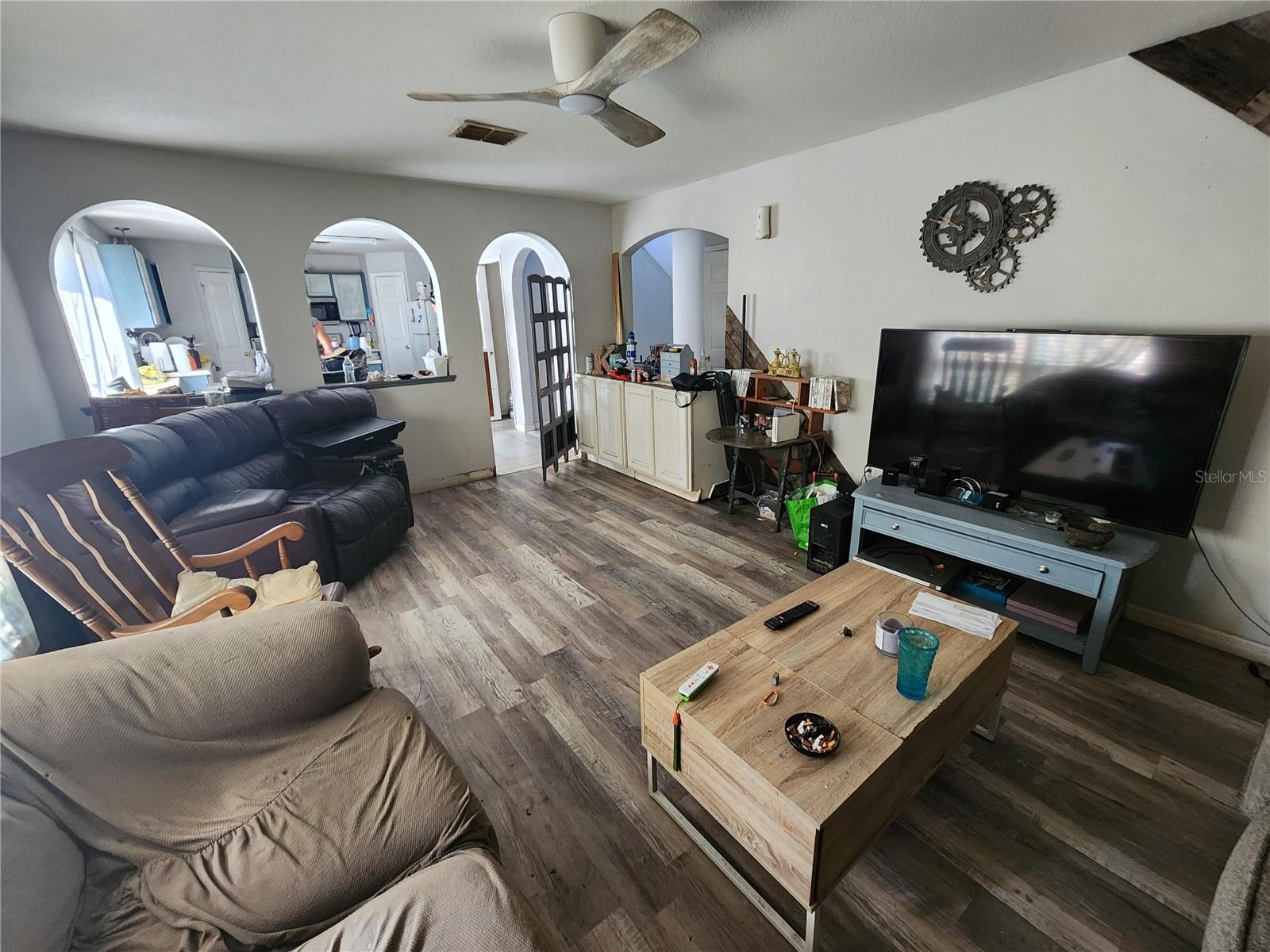 363 SQUIRES GROVE DR