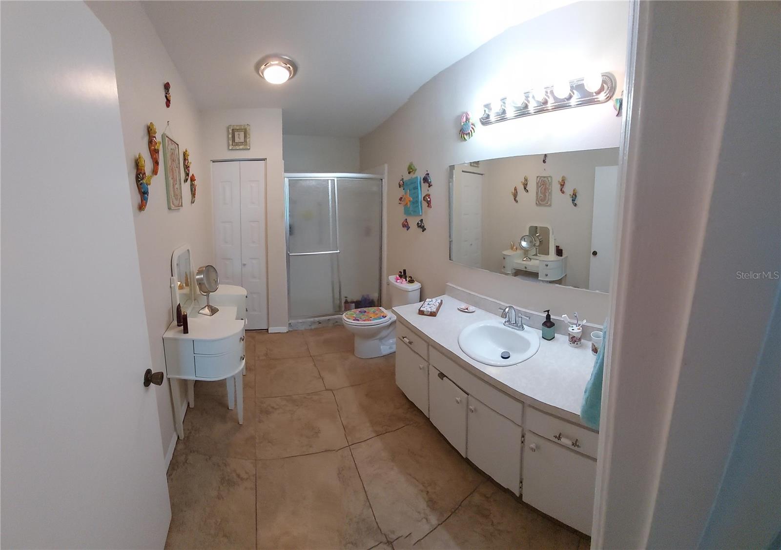 906 BLUEWATER DR