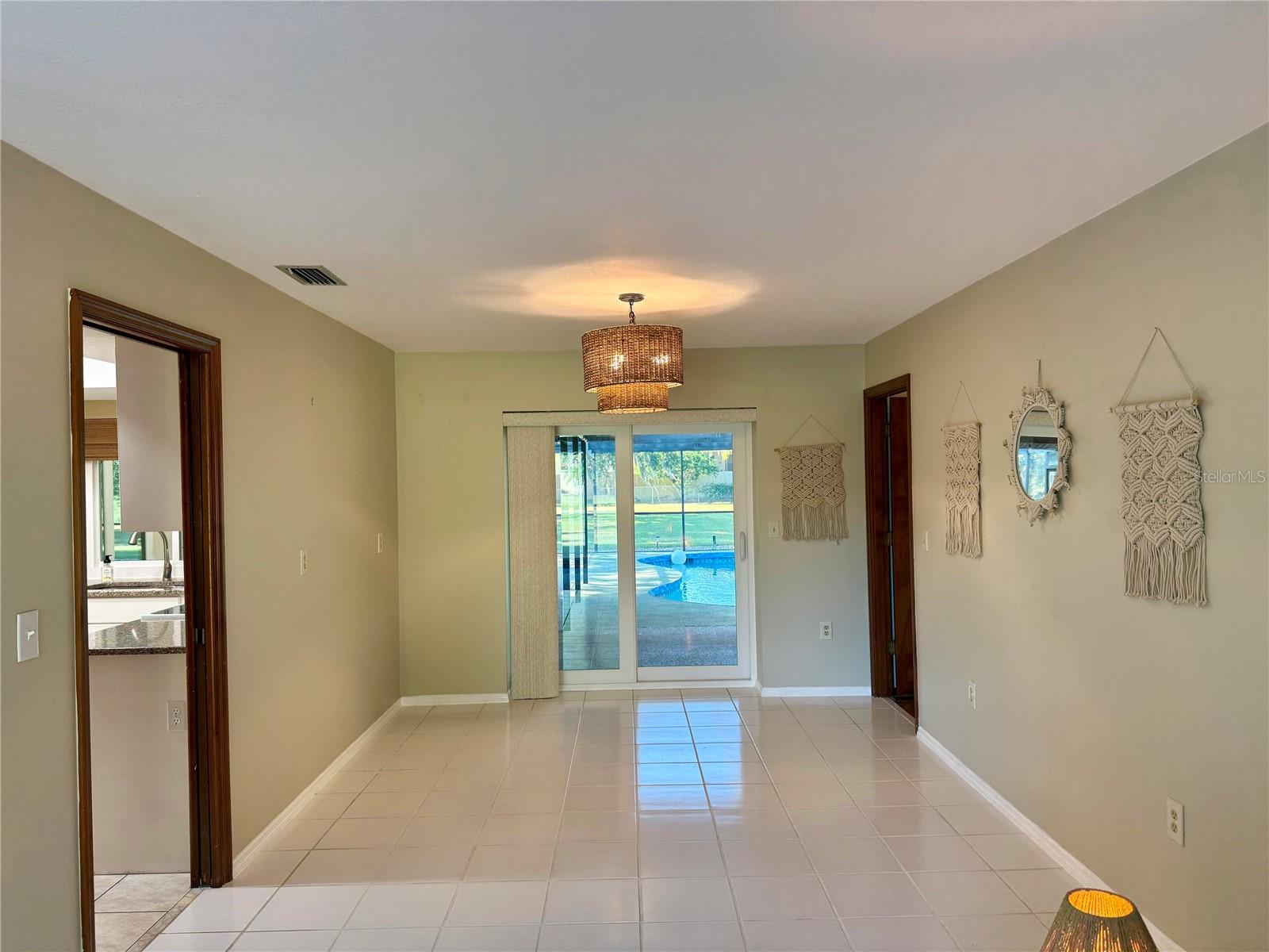 3652 OAK GROVE DR