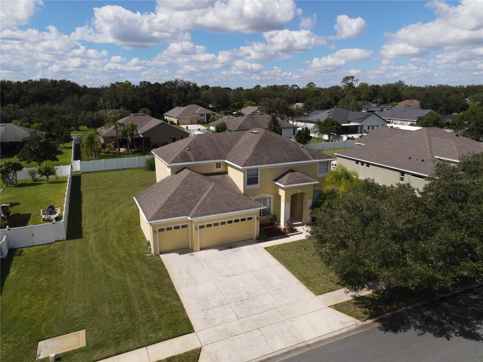 3145 TWISTED OAK LOOP