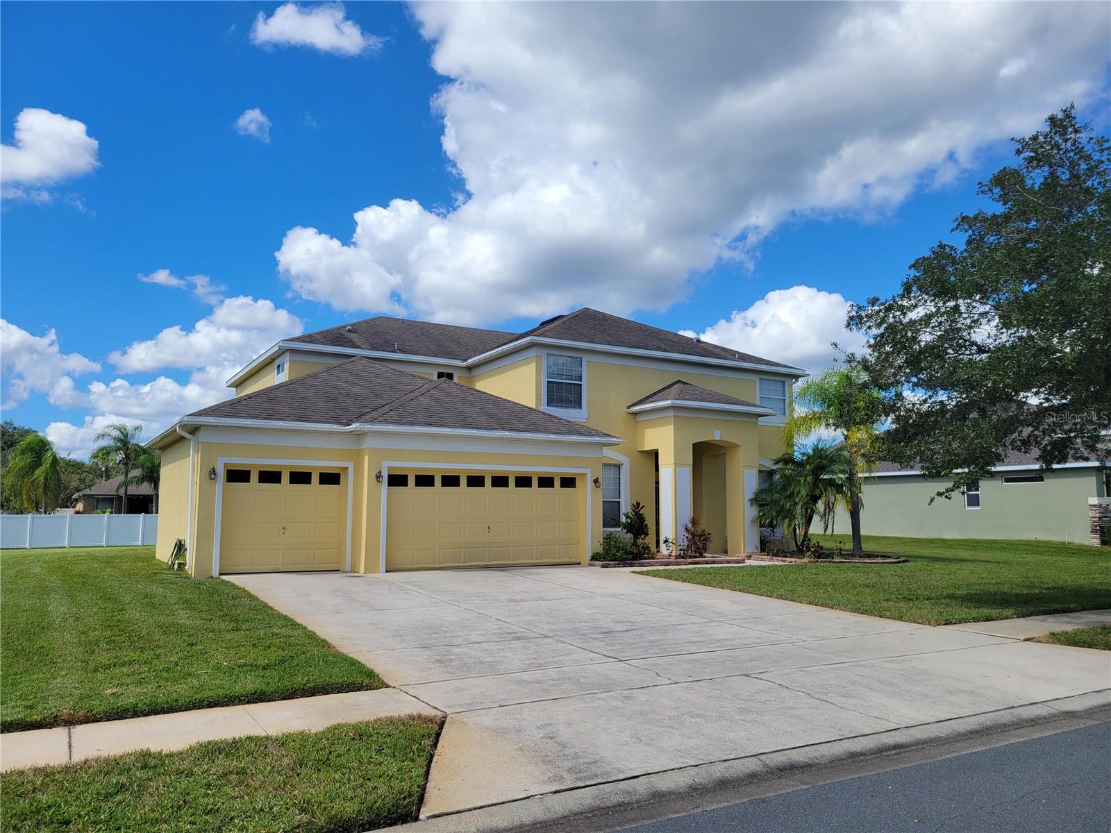 3145 TWISTED OAK LOOP