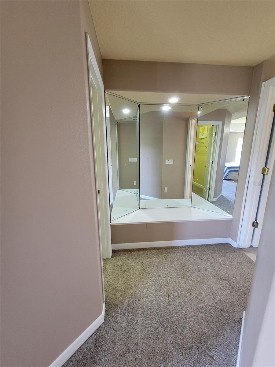 3145 TWISTED OAK LOOP