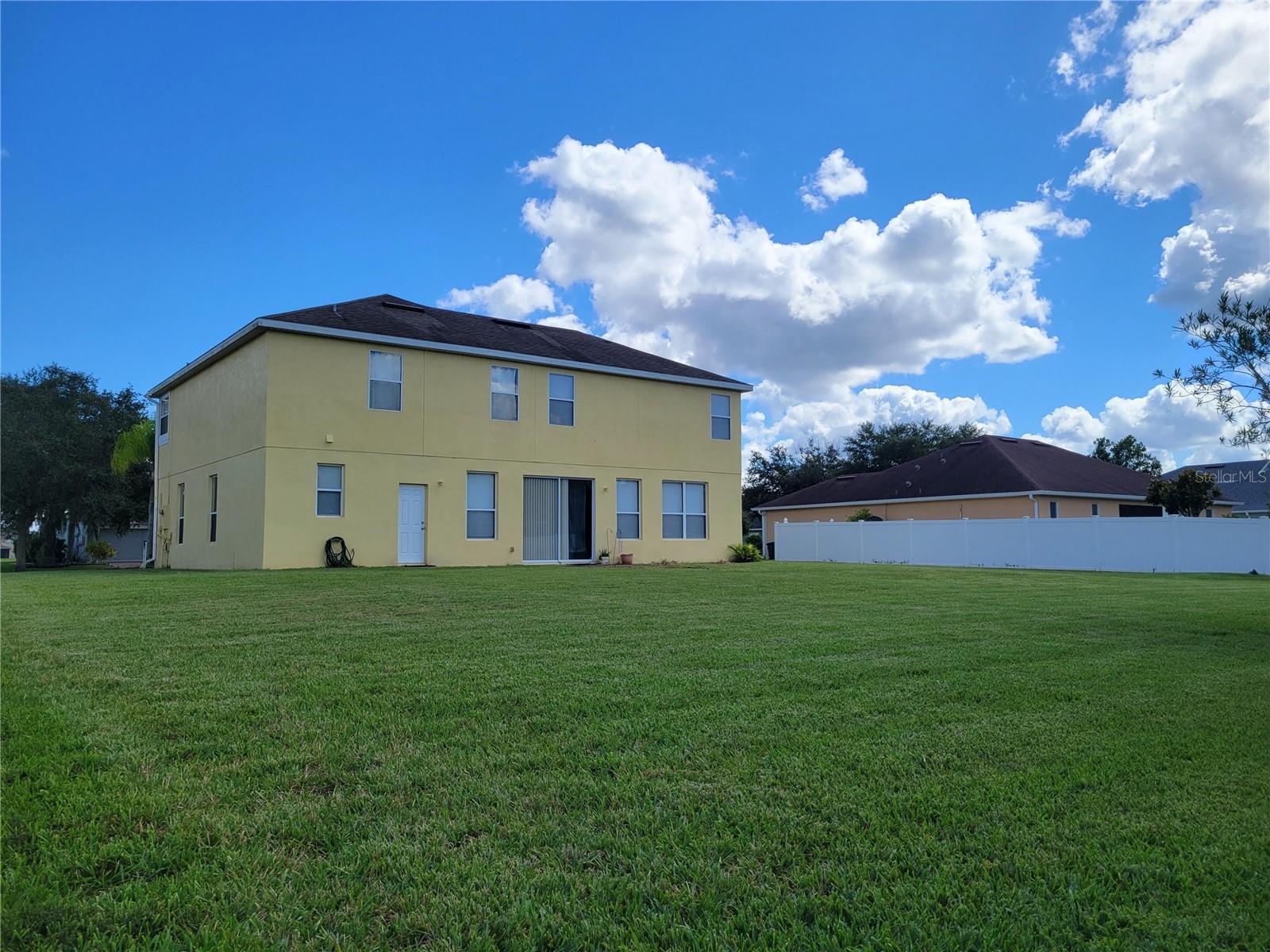 3145 TWISTED OAK LOOP