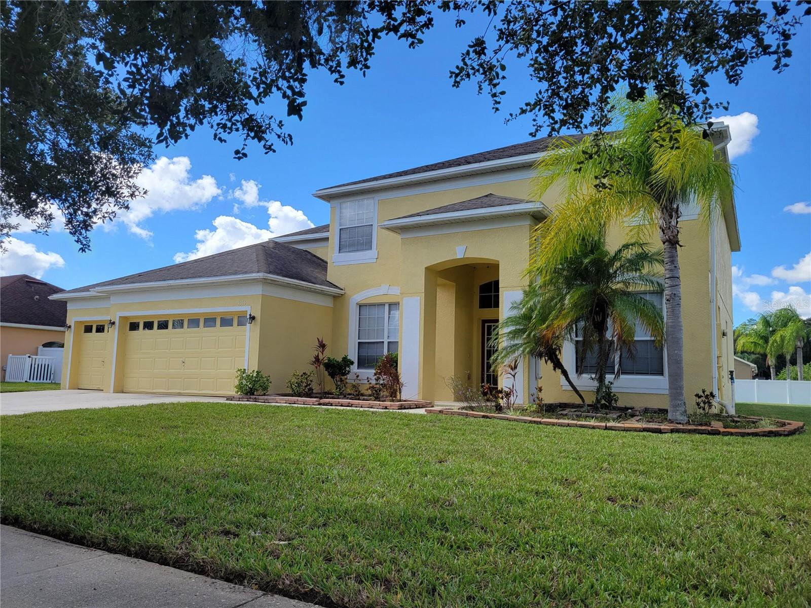 3145 TWISTED OAK LOOP