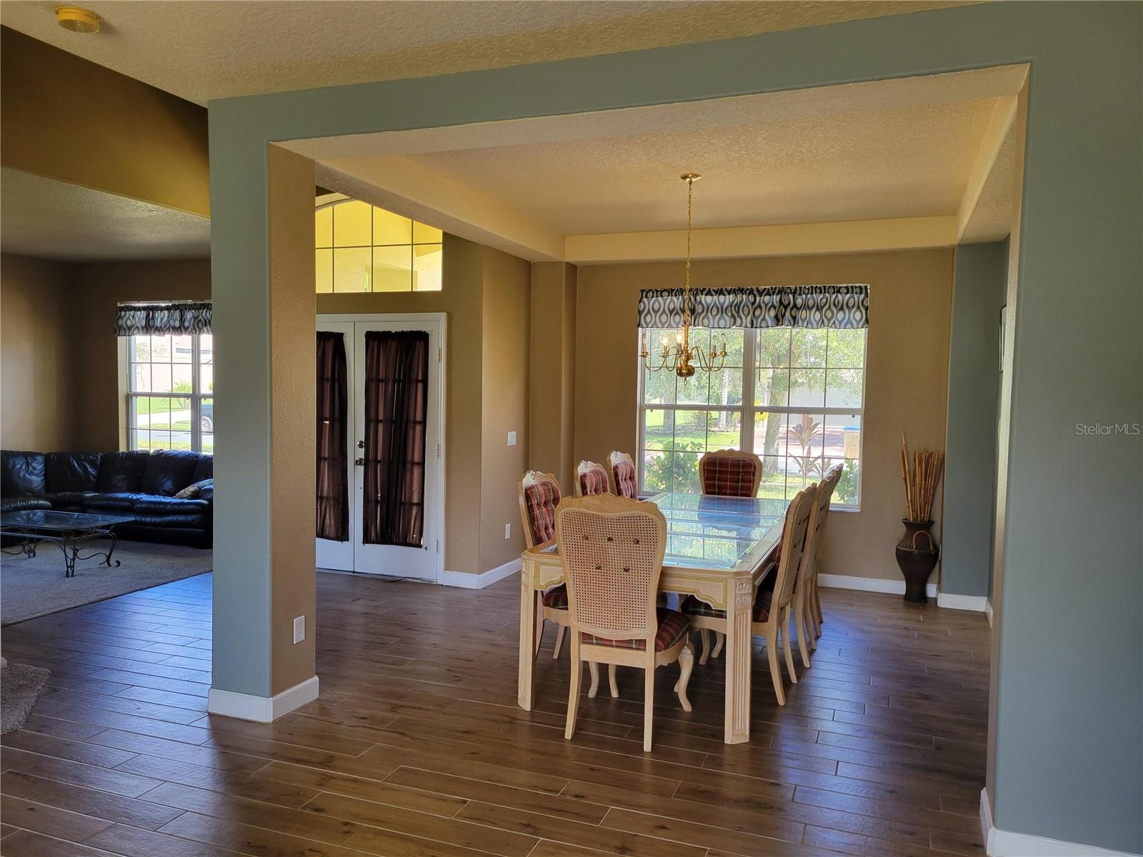 3145 TWISTED OAK LOOP